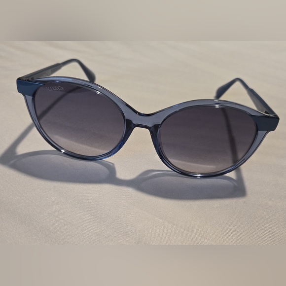 MAX&CO SUNWEAR
MO0084 87W - SHINY TURQUOISE / SHINY LIGHT BLUE Size: 55:18:140MM - Picture 7 of 11